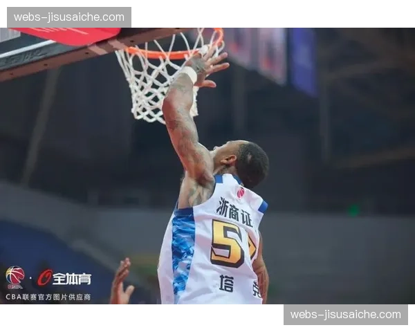 浙江浙商证券对阵江苏肯帝亚，胡金秋16+11篮板内线统治